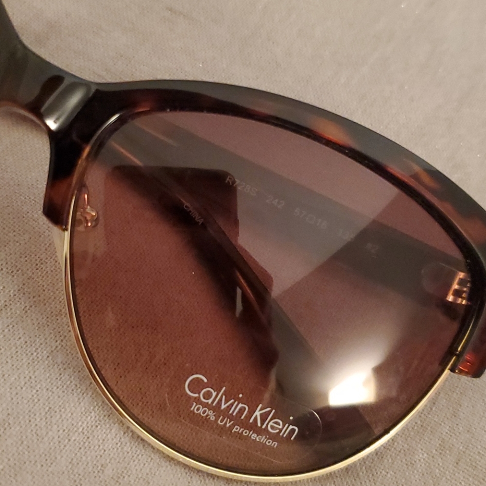 Calvin Klein Sunglasses NWOT - Picture 2 of 4